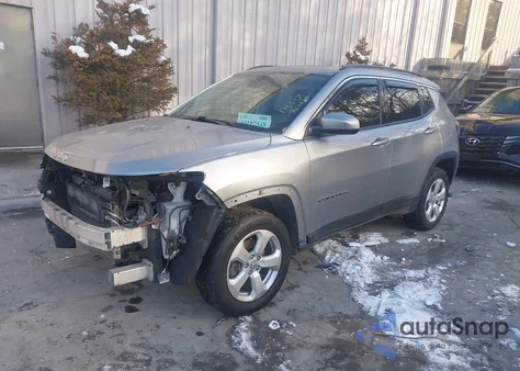 2019 Jeep Compass Latitude 4X4 from USA, damaged, VIN 3C4NJDBB6KT839388